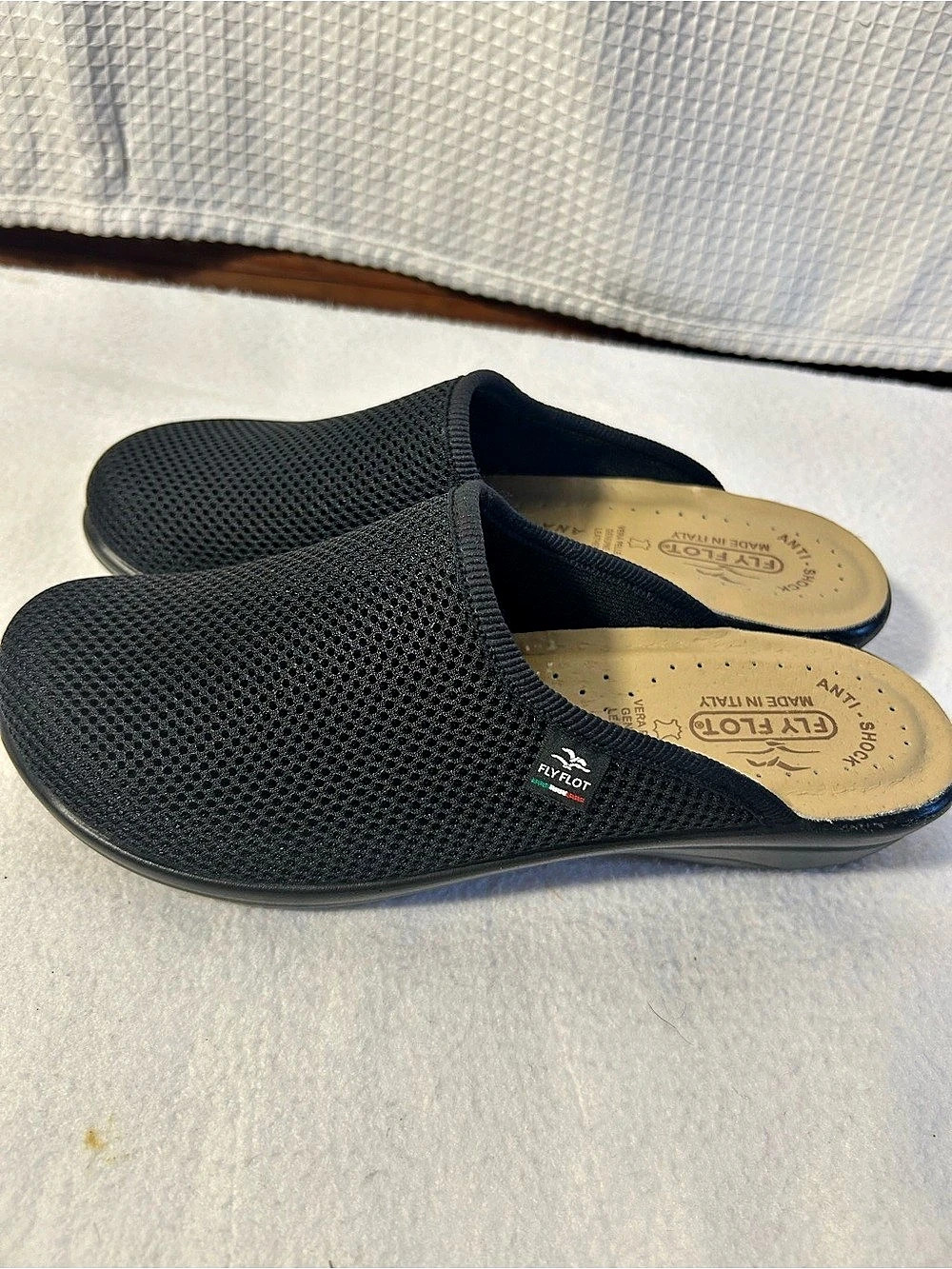Fly Flot Anti-Shock Anatomik Black Anti-Shock Mule Slip Ons women’s US9 EU40